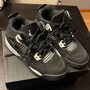 Jordan 4s